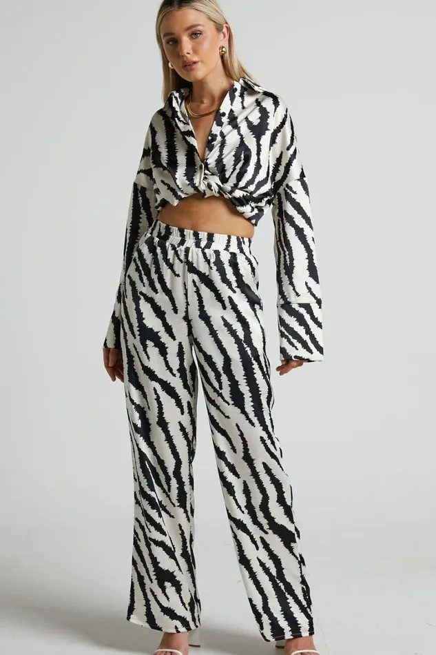 4th and Reckless 8211 Inez Trouser In Navy Zebra Women Showpo Pants