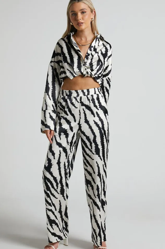 4th and Reckless 8211 Inez Trouser In Navy Zebra Women Showpo Pants 4th and Reckless 8211 Inez Trouser In Navy Zebra Women Showpo Pants