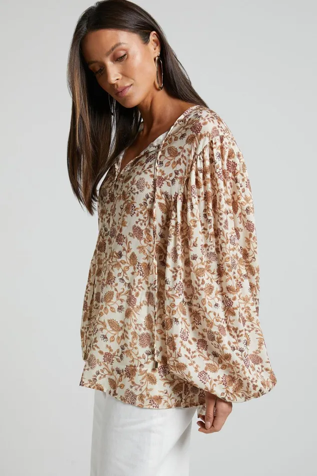 Amalie The Label 8211 Symmone Puff Sleeve Blouse In Maya Floral Women Showpo Tops