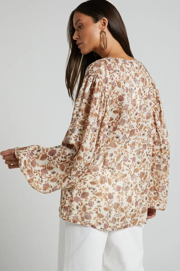 Amalie The Label 8211 Symmone Puff Sleeve Blouse In Maya Floral Women Showpo Tops