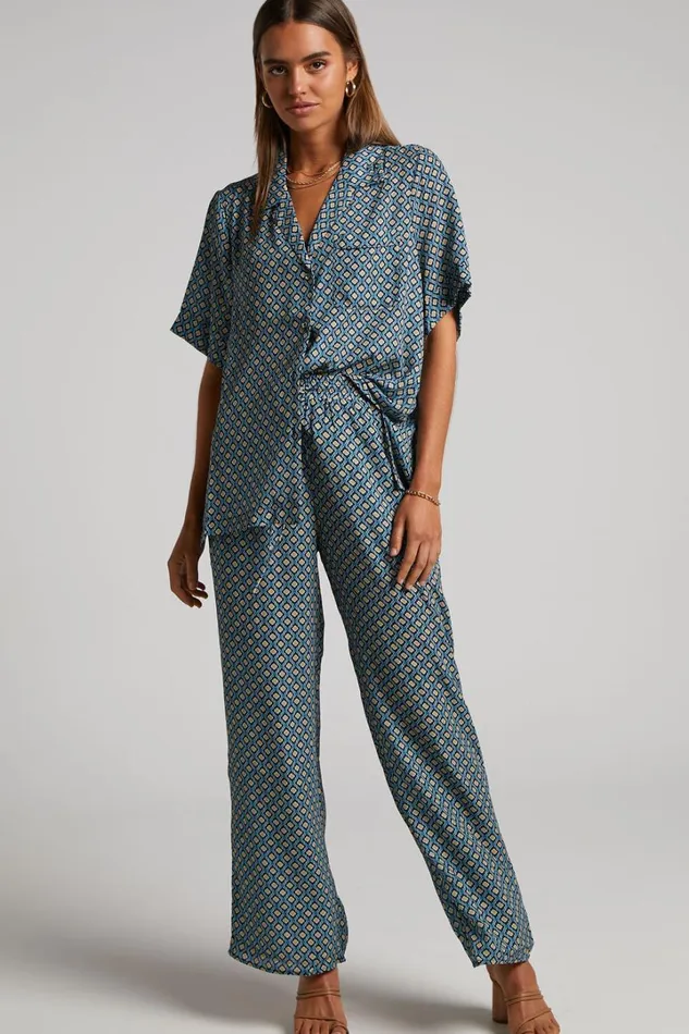 Brunita Pants 8211 Mid Waisted Relaxed Elastic Waist Pants In Tile Geo Women Showpo Curve Clothes Brunita Pants 8211 Mid Waisted Relaxed Elastic Waist Pants In Tile Geo Women Showpo Curve Clothes
