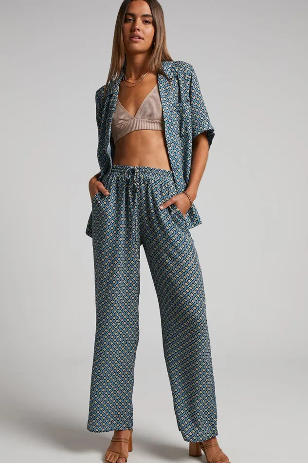 Brunita Pants 8211 Mid Waisted Relaxed Elastic Waist Pants In Tile Geo Women Showpo Curve Clothes