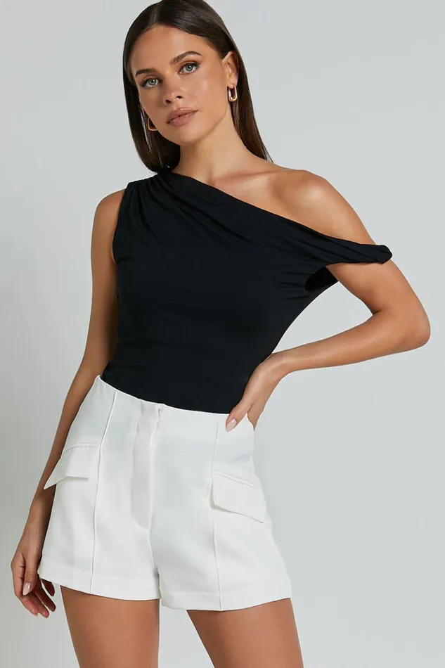 Catarina Shorts 8211 High Waisted Pocket Detail Tailored Shorts In Off White Women Showpo Shorts