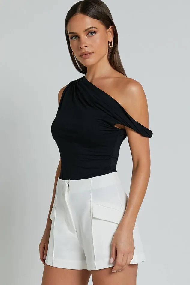 Catarina Shorts 8211 High Waisted Pocket Detail Tailored Shorts In Off White Women Showpo Shorts