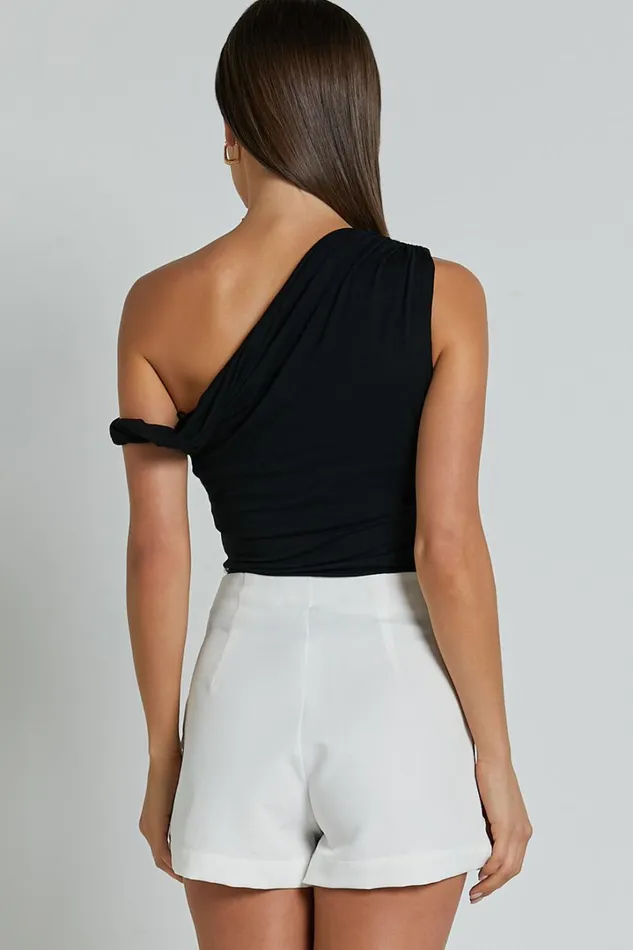 Catarina Shorts 8211 High Waisted Pocket Detail Tailored Shorts In Off White Women Showpo Shorts