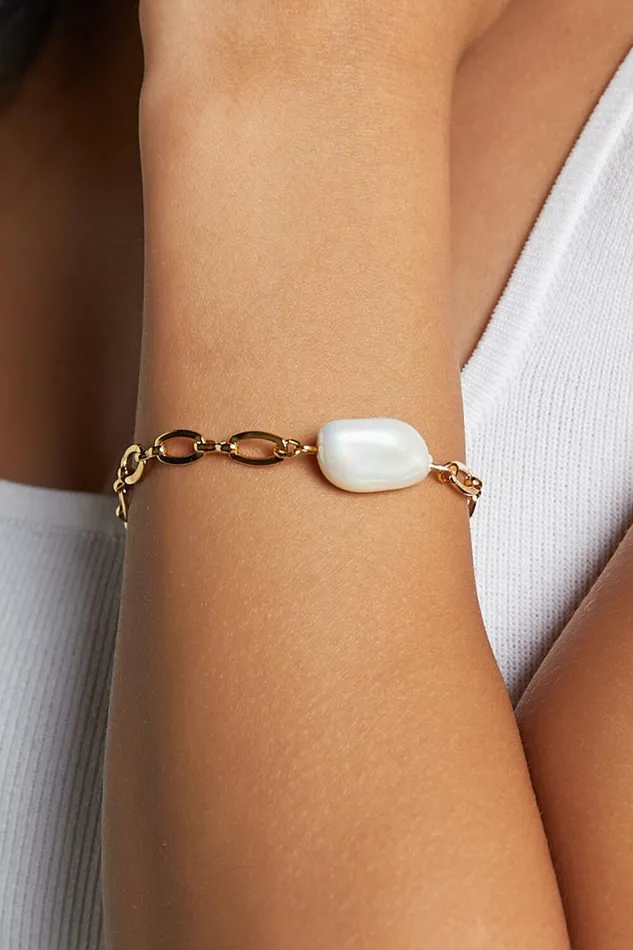 Dana Bracelet 8211 Pearl Detail Bracelet In Gold Women Showpo Bracelets