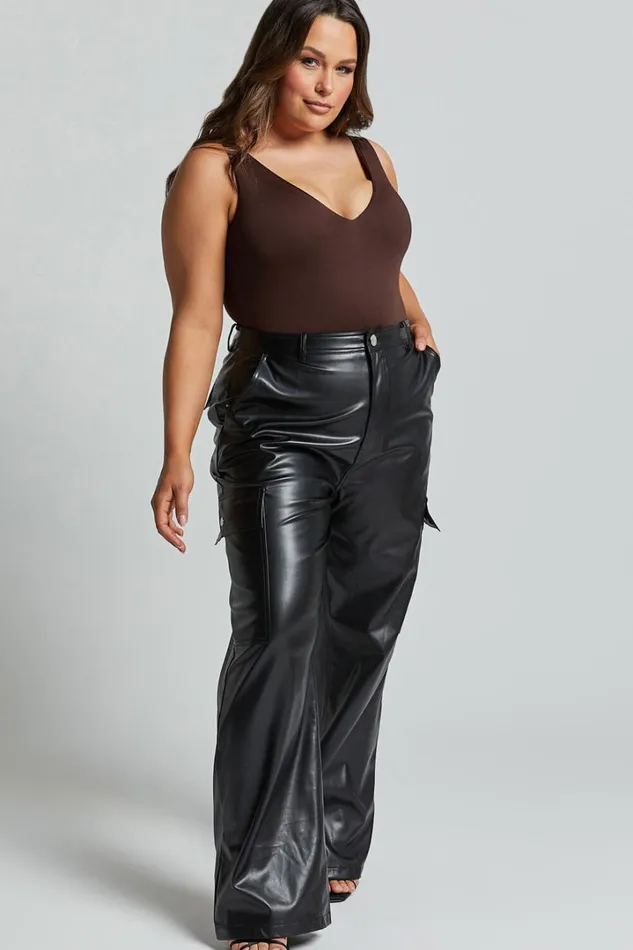 Kerrie Bodysuit 8211 V Neck Bodysuit In Chocolate Women Showpo Basics