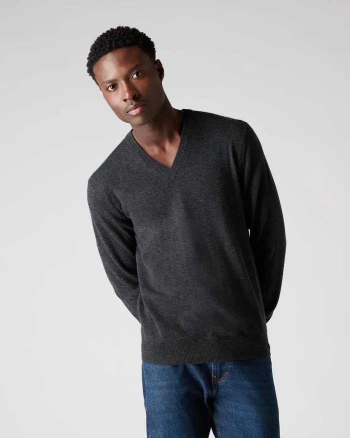 NPeal Jumpers Men Burlington V Neck Cashmere Jumper Dark Charcoal Grey