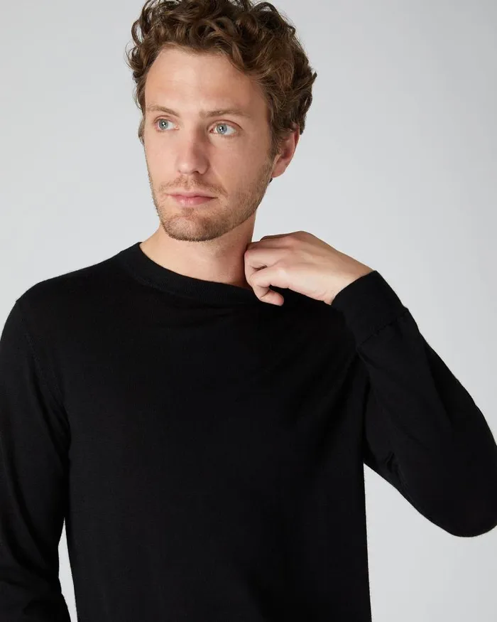 NPeal Jumpers Men Covent Fine Gauge Cashmere Round Neck Jumper Black