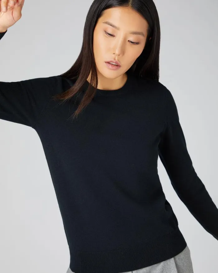 NPeal Jumpers Women Evie Classic Round Neck Cashmere Jumper Black