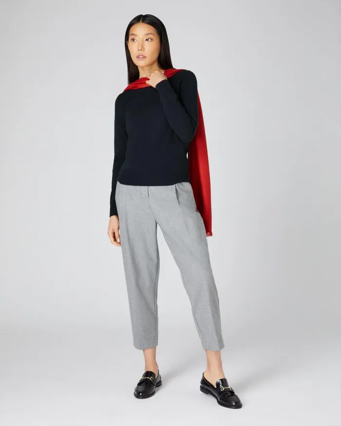 NPeal Jumpers Women Evie Classic Round Neck Cashmere Jumper Black