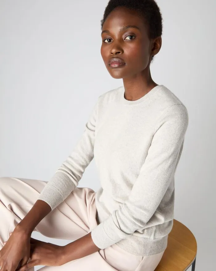 NPeal Jumpers Women Evie Classic Round Neck Cashmere Jumper Pebble Grey