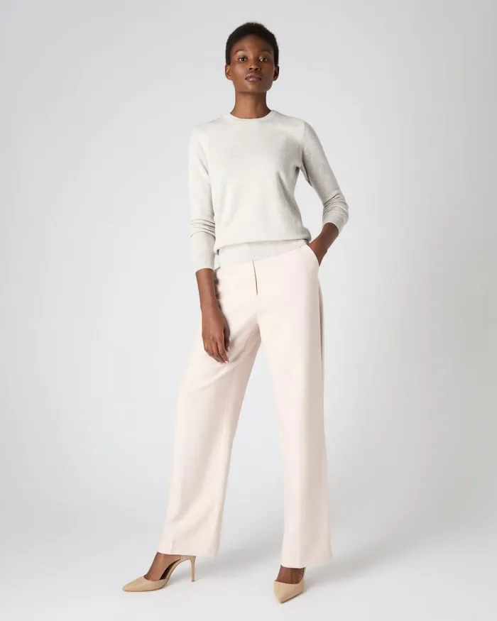 NPeal Jumpers Women Evie Classic Round Neck Cashmere Jumper Pebble Grey