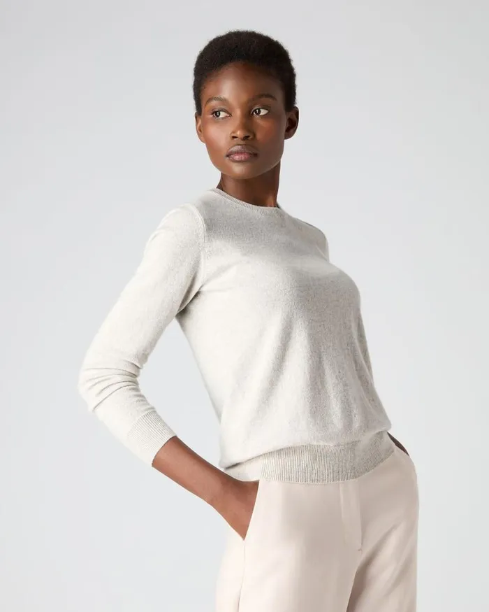 NPeal Jumpers Women Evie Classic Round Neck Cashmere Jumper Pebble Grey