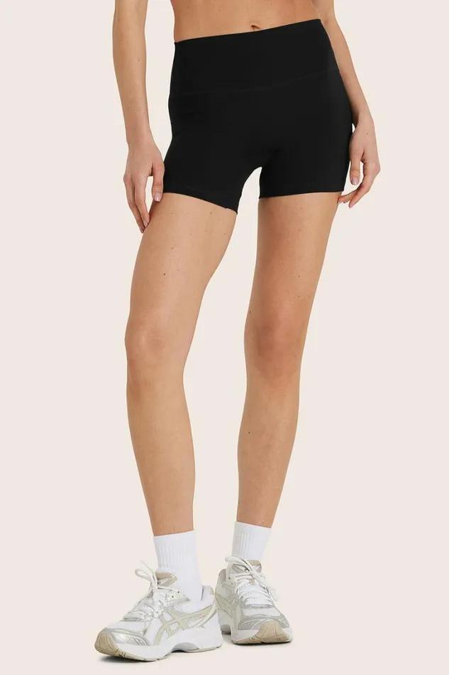 SET ACTIVE Activewear SPORTBODY SPORTY SHORTS 8211 ONYX 8211 Women