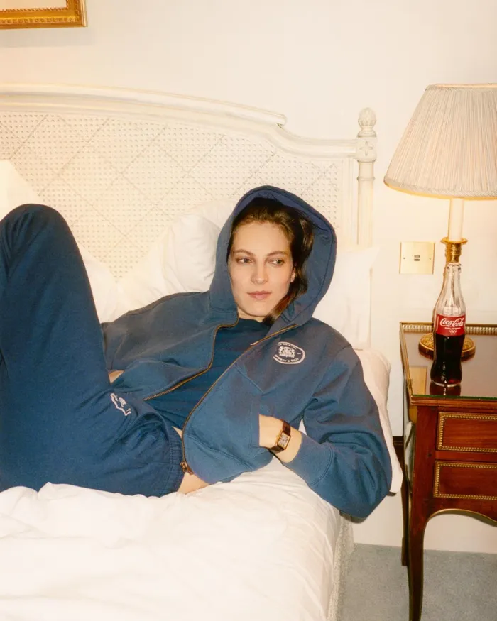 Sweatpants Women Sporty and Rich Bristol Crest 100th Sweatpant 8211 NavyCream