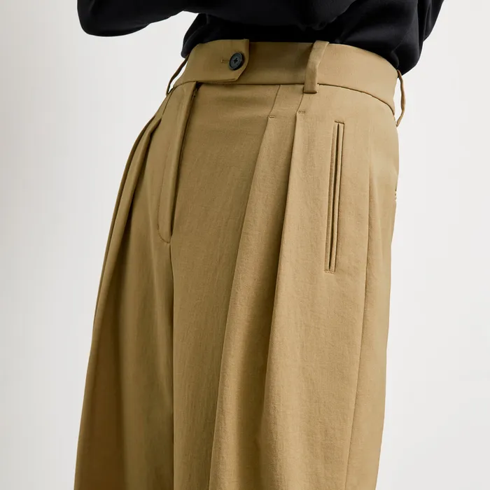 The Bia Pleated Trouser 8211 Air Twill Macaroon Women Pants M M LaFleur
