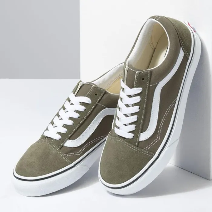 Vans Old Skool Grape LeafTrue White MensWomens Classics Shoes Vans Old Skool Grape LeafTrue White MensWomens Classics Shoes
