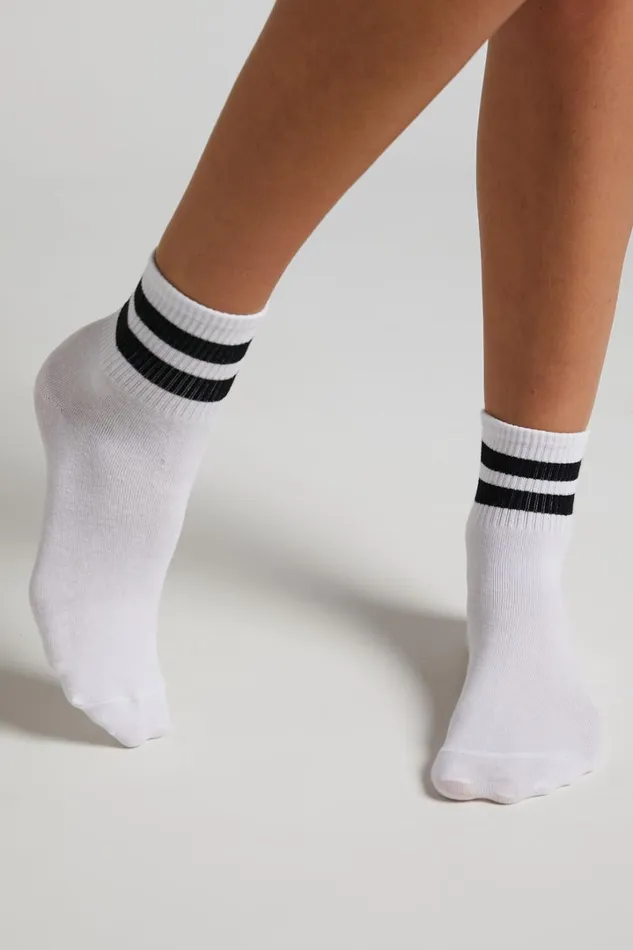 Vasilisa Stripe Crew Socks 8211 Pack Of 2 In White And Black Women Showpo Socks and Tights