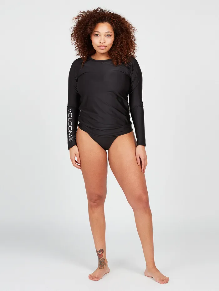 Volcom Rashguards Simply Core Long Sleeve UPF 50 Plus Size Rashguard 8211 Black Black 8211 Womens
