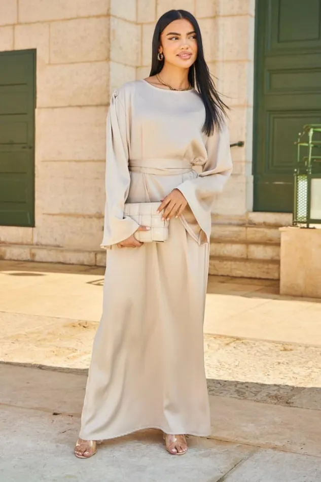 Women Abaya Ample Ceinture Et Satine Beige Beige Brentiny Paris Ceremonial Outfits