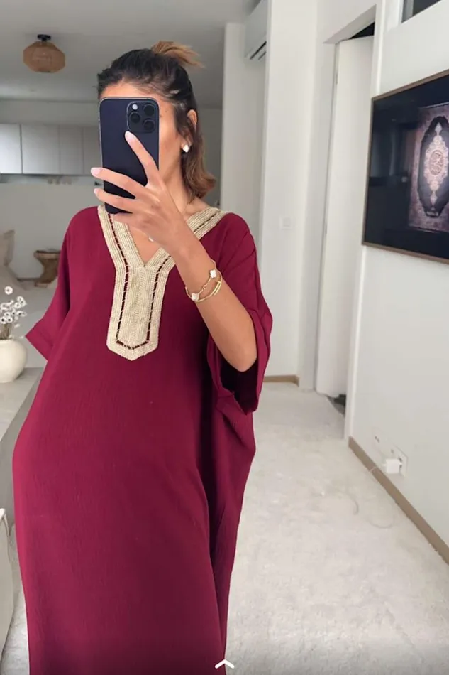 Women Abaya Rouge Bordeaux Broderies Dores Bordeaux Brentiny Paris Collection Ramadan Women Abaya Rouge Bordeaux Broderies Dores Bordeaux Brentiny Paris Collection Ramadan