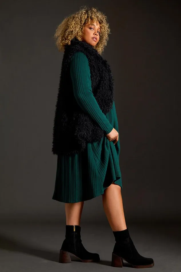 Women Black Curve Textured Faux Fur Gilet Roman Jackets