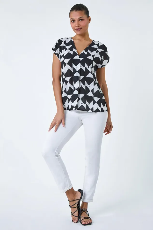 Women Black Geometric Crinkle Textured VNeck Top Roman Tops