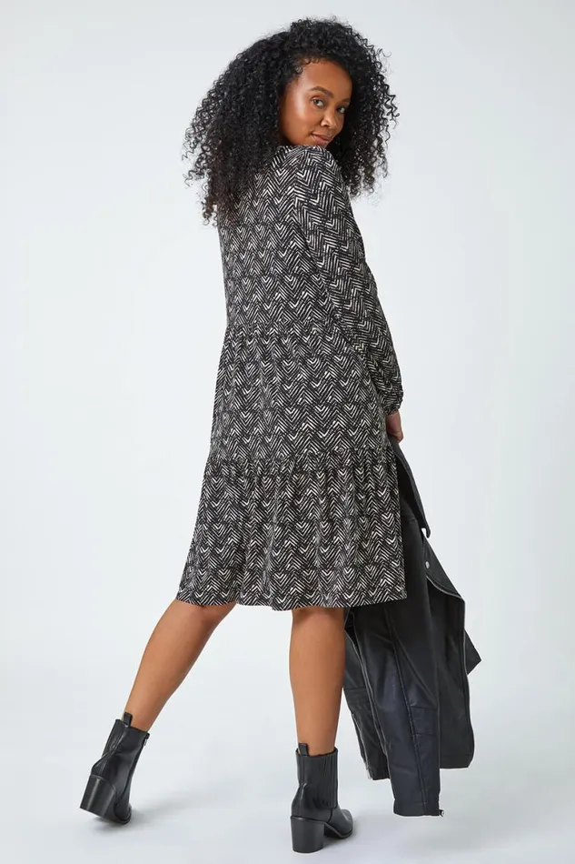 Women Black Petite Geometric Print Tiered Stretch Dress Roman Dresses