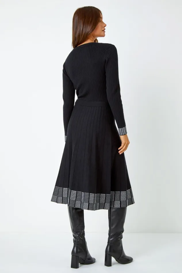 Women Black Ribbed Stretch Knit Border Print Dress Roman Dresses