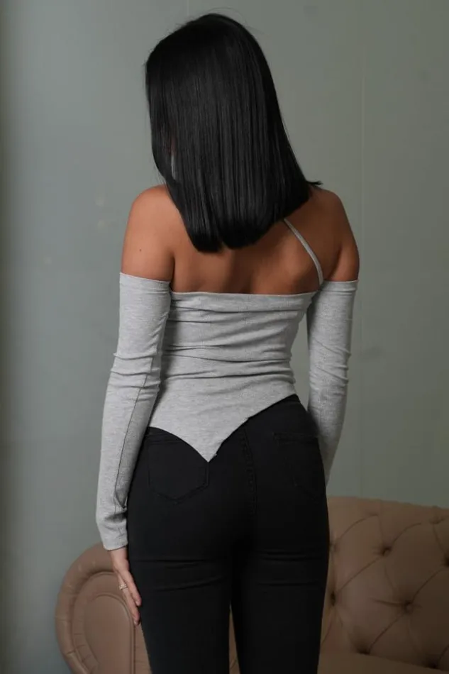 Women Crop Top Gris Manches Longues Asymtrique Grey Brentiny Paris Sweaters and Sweatshirts Women Crop Top Gris Manches Longues Asymtrique Grey Brentiny Paris Sweaters and Sweatshirts
