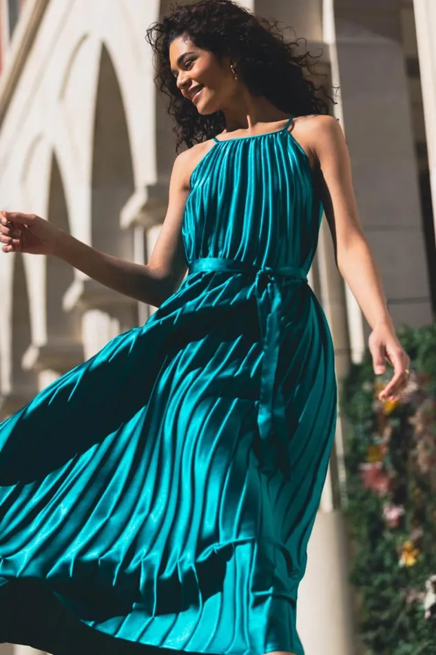 Women Emerald Sleeveless Pleated Halter Neck Midi Dress Roman Dresses