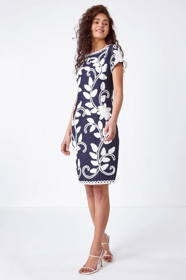 Women Floral Contrast Tapework Dress Roman Dresses
