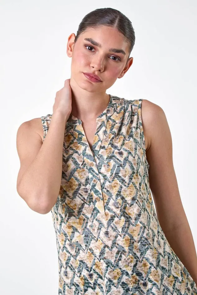 Women Green Geometric Print Button Sleeveless Top Roman Tops