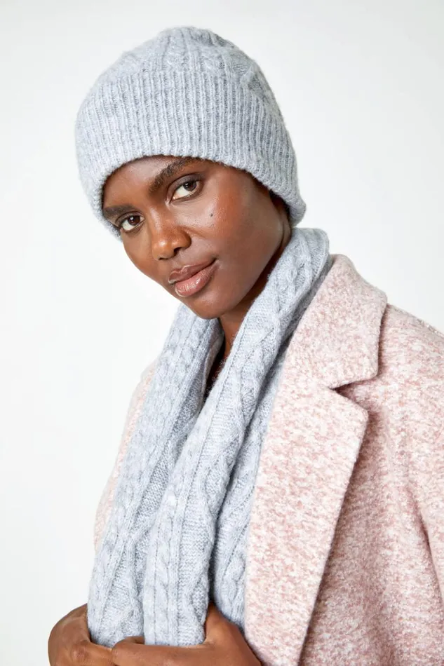 Women Grey Cable Knit Stretch Hat Roman Hats