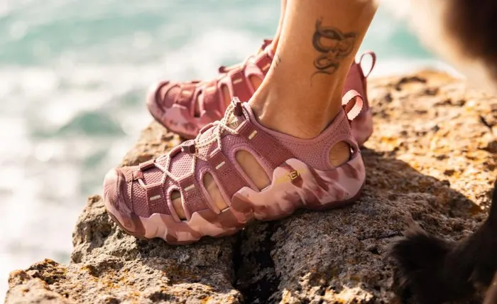 Women KEEN Casual Hyperport H2 KEEN YellowBlack Closed Toe Sandal Women KEEN Casual Hyperport H2 KEEN YellowBlack Closed Toe Sandal