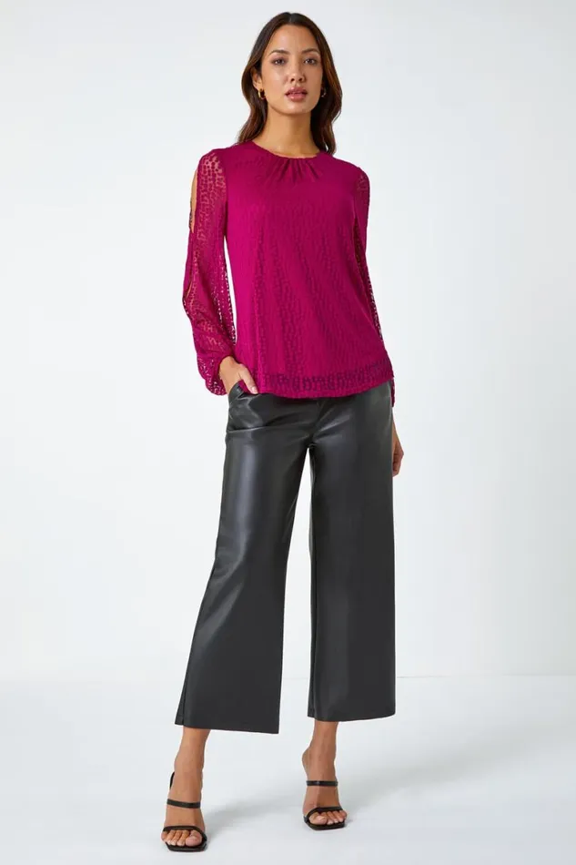 Women Magenta Split Sleeve Textured Spot Print Top Roman Tops