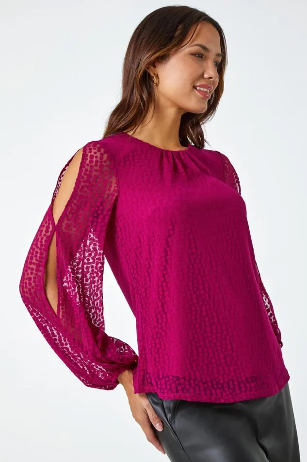 Women Magenta Split Sleeve Textured Spot Print Top Roman Tops