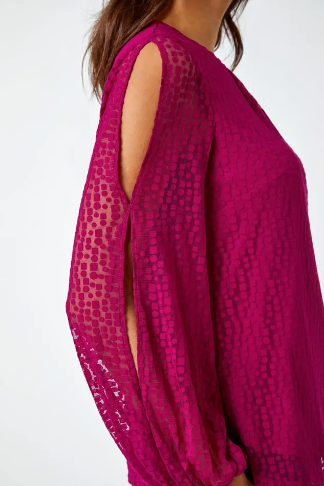 Women Magenta Split Sleeve Textured Spot Print Top Roman Tops