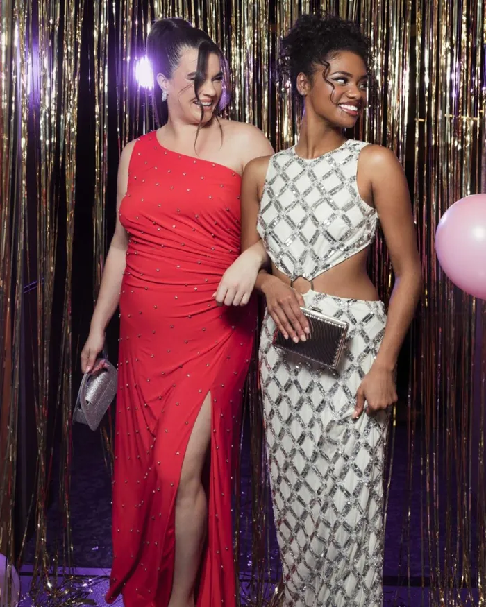 Women Plus Size Dresses Mac Duggal Jewel Encrusted Draped One Shoulder Gown Plus Cherry Women Plus Size Dresses Mac Duggal Jewel Encrusted Draped One Shoulder Gown Plus Cherry