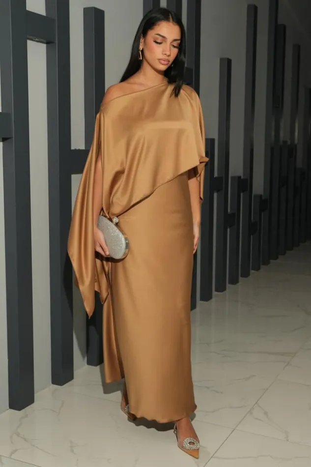 Women Robe 2 Pices Bustier Poncho Satin Camel Camel Brentiny Paris Ceremonial Outfits
